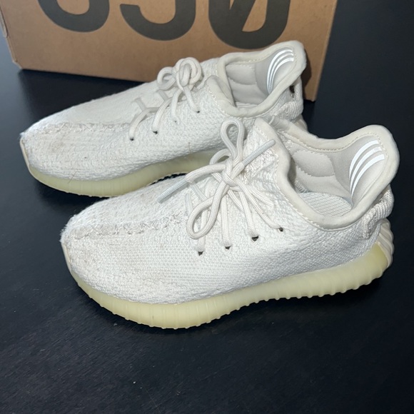 Kids Yeezy Boost 350 v2 Infant - Picture 3 of 5